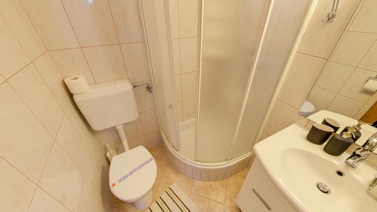 Apartmani Nena Povljana Esterno foto